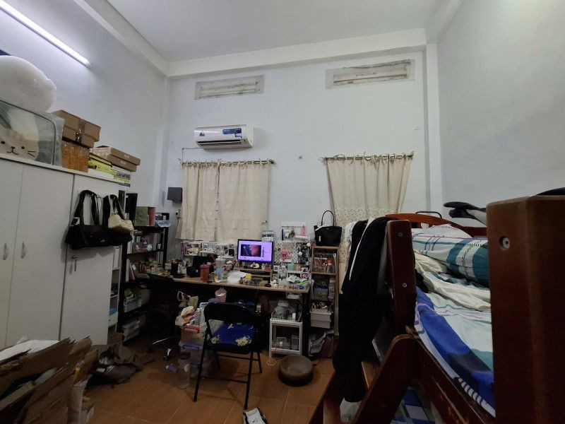 SÁT MẶT TIỀN VĂN CHUNG, Ô TÔ 5 BƯỚC CHÂN,  P13 KHU VIP QUÂN ĐỘI, TÂN BÌNH, GẦN 30M2, 4 TẦNG CÓ SÂN THƯỢNG, SỔ VUÔNG A4, NHÀ GA SÂN BAY T3 , CHỈ NHỈNH 4 TỶ