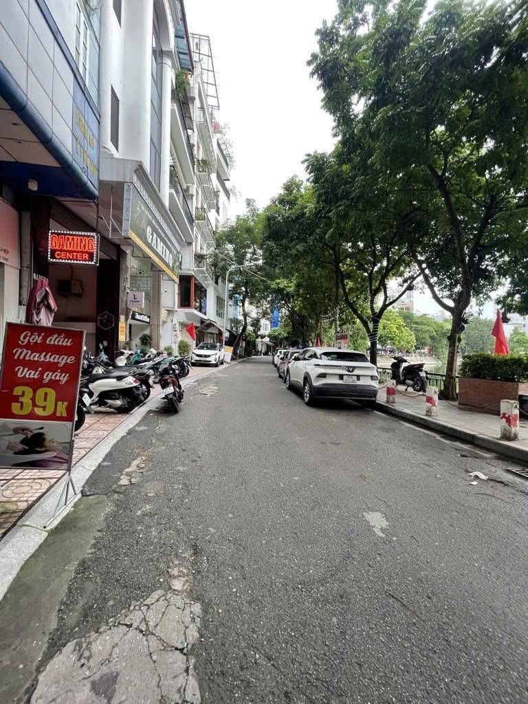 Bán nhà gần hồ, 35m ở cực sướng, đi bộ ra hồ thể dục, nhà mới 8 Tỷ