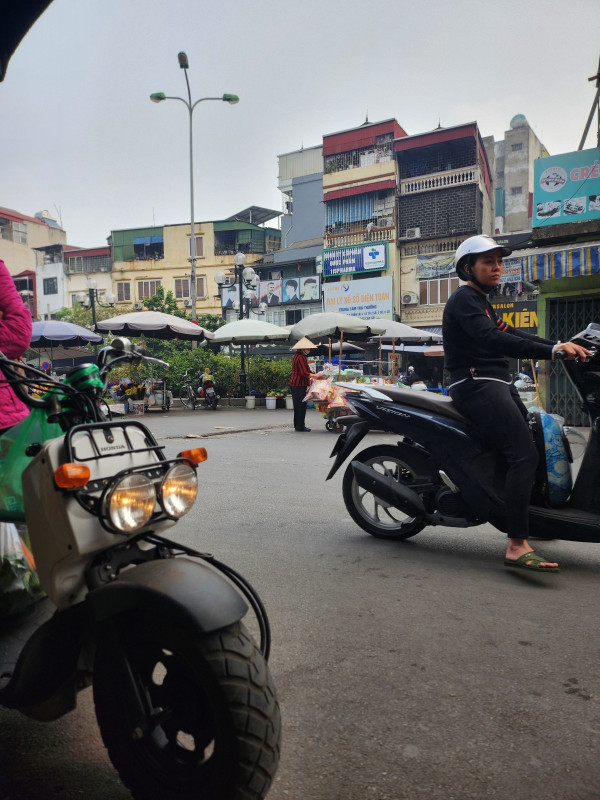 Bán nhà cấp 4 mặt ngõ Văn Chương (Đống Đa) 40m, mt 4.2m, giá 10.8 tỷ