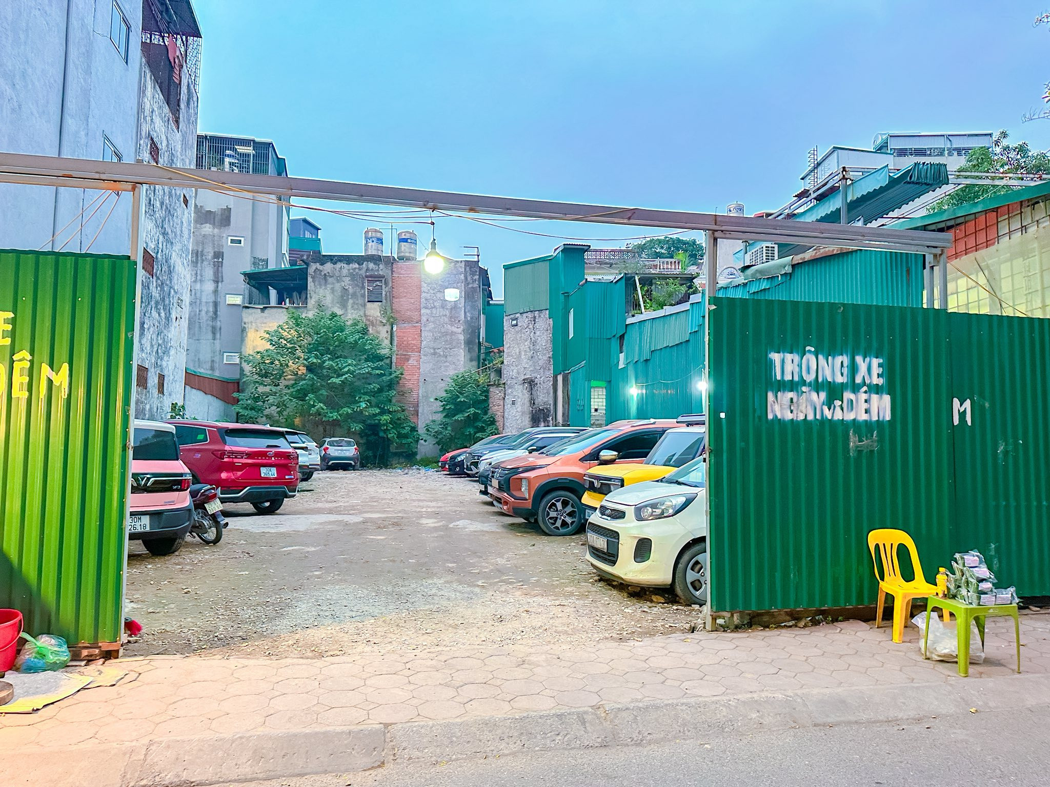 BÁN GẤP MẢNH ĐẤT MẶT PHỐ VĂN CHƯƠNG. ĐỐNG ĐA. 420M2 MẶT TIỀN 12M.