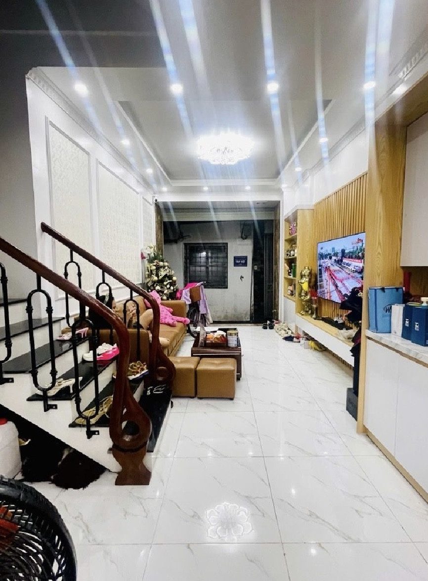 Em Phương Chính Chủ Xinh Đẹp Nhờ Bán Căn Nhà 5T- 37,3/43M2- Mt3,5M- Giáp Ô Tô Tránh