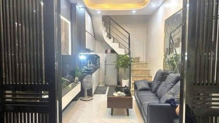 Cho thuê nhà Ngõ Văn Chương - Đống Đa 25M² 4 Tầng 2 Ngủ Full Đồ - Giá Thuê 10tr