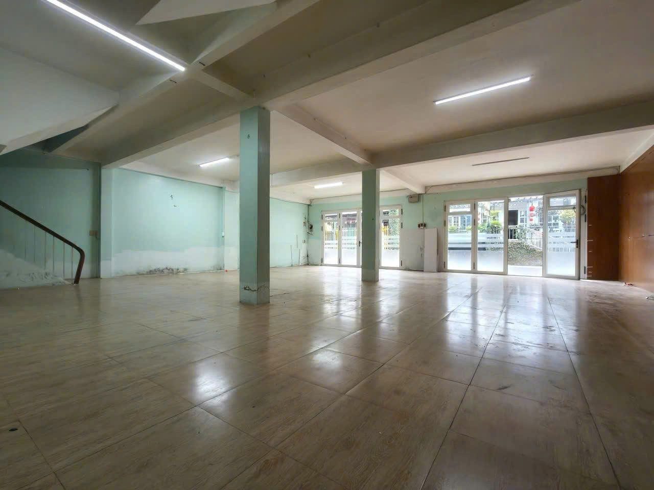 Cho thuê nhà mặt tiền 10m Vạn Hạnh phường 8 Đà Lạt giá 20 triệu