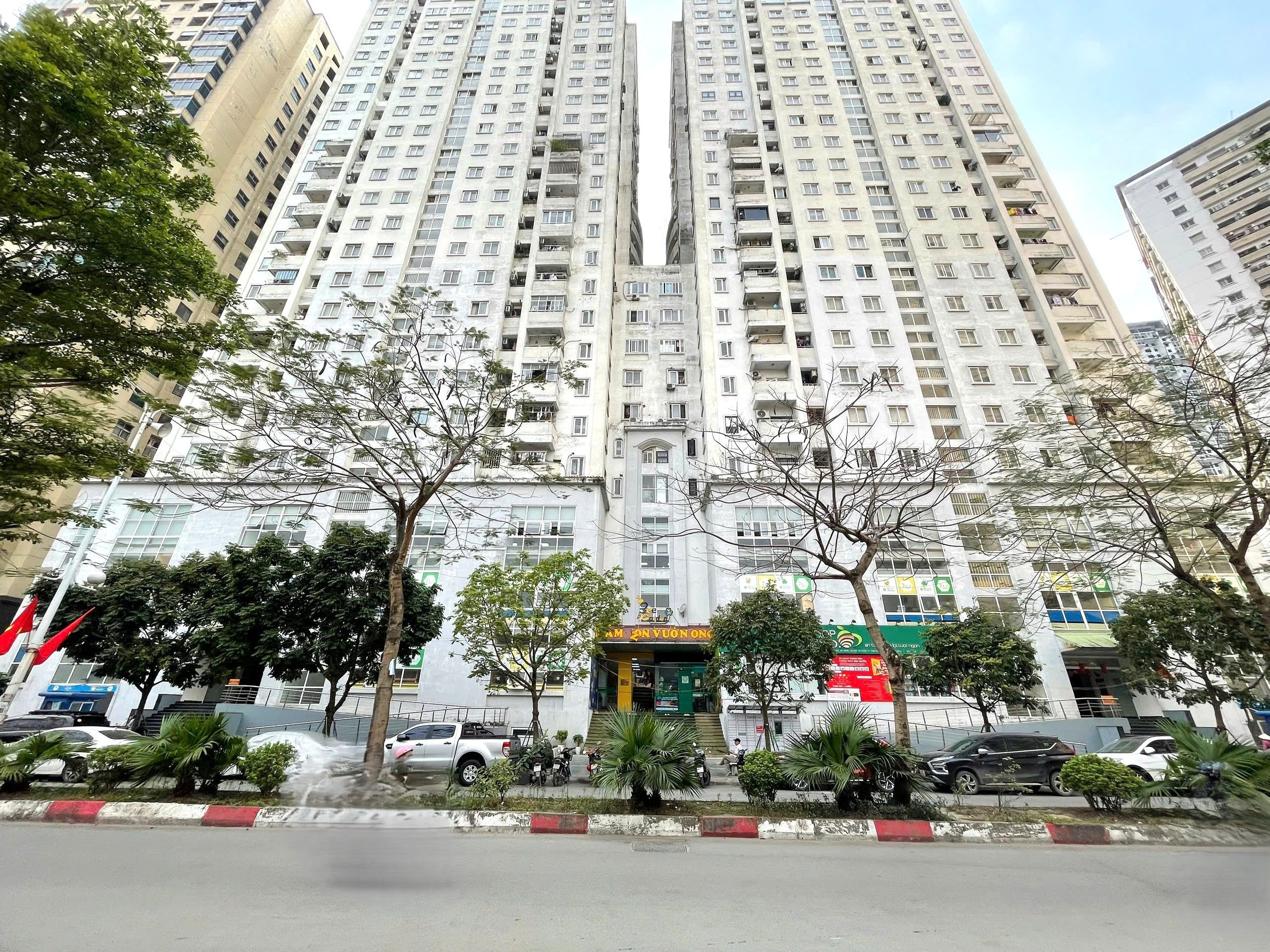 Bán sàn TMVP CT5 Văn Khê, vị trí trung tâm, sổ đỏ sở hữu lâu dài, đa dạng công năng, dòng tiền đều.