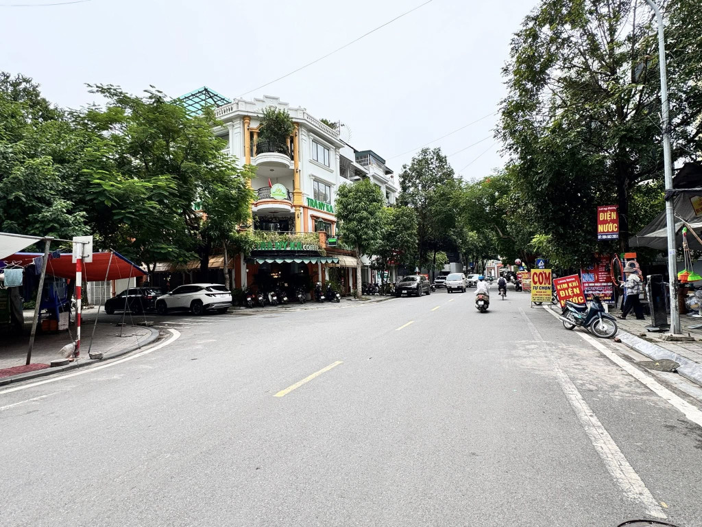 Bán Lô Góc Mặt Chợ Văn La, Văn Phú - Hà Đông Kinh Doanh Đỉnh Diện tích 50m² giá nhỉnh 24 tỷ