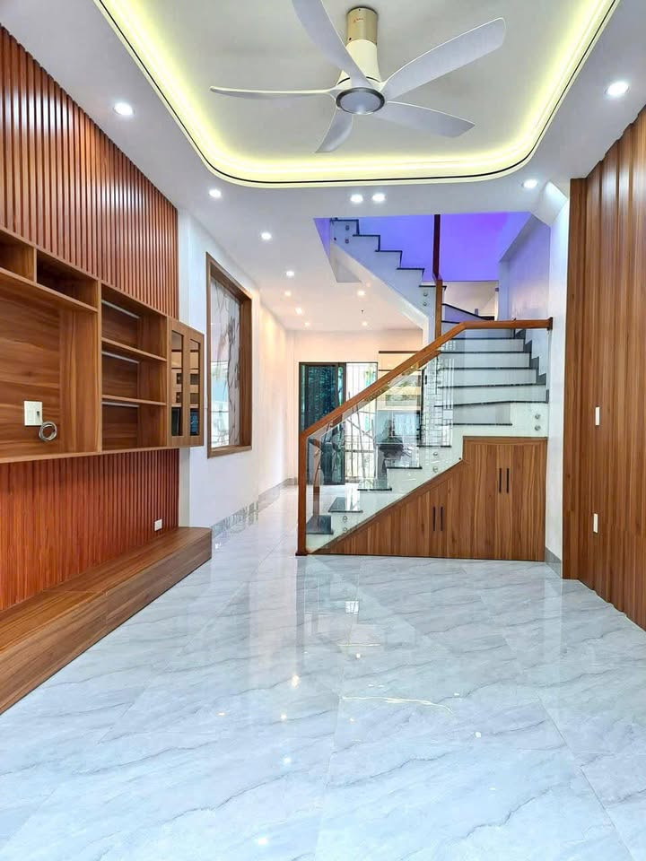Bán Nhà 5 Tầng Vạn Phúc, 36m², Mặt Tiền 4.5m, Gần Phố Vạn Phúc - Giá Chỉ Nhỉnh 6 tỷ