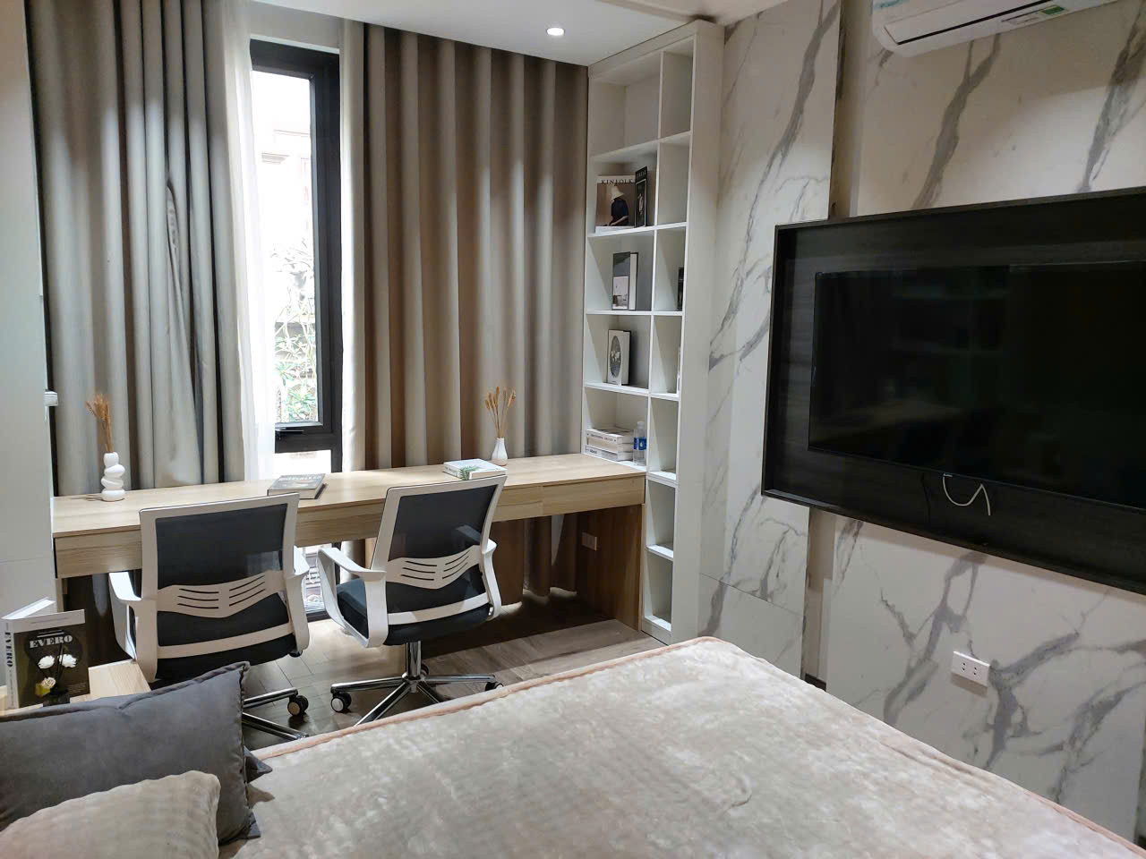 BÁN NHÀ 31M² x 5 TẦNG, THANG MÁY, NỘI THẤT CAO CẤP, NHỈNH 7 TỶ.