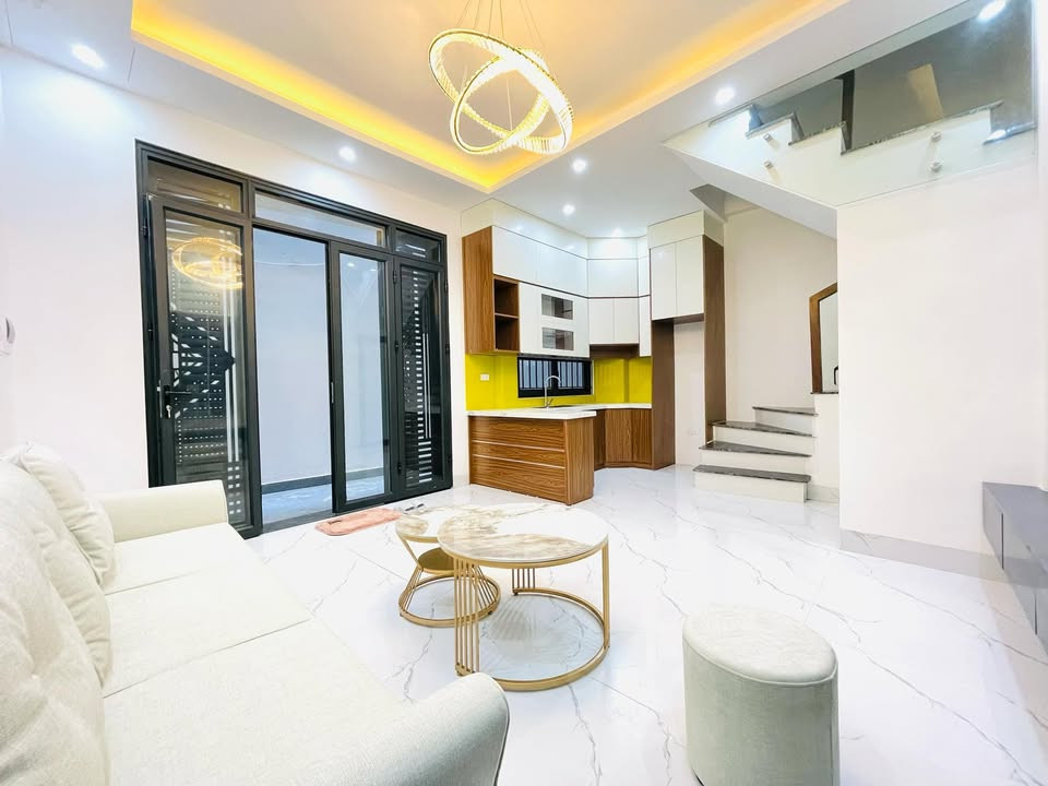 Nhà Mặt Ngõ Vạn Phúc – 40m², 4 Tầng – 5 Phòng Ngủ – Giá đẹp hơn HOA HẬU