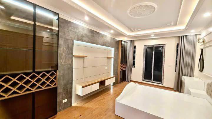 Nhà 4 tầng đẹp, 46m², trung tâm Văn Quán – Giá nhỉnh 10 tỷ