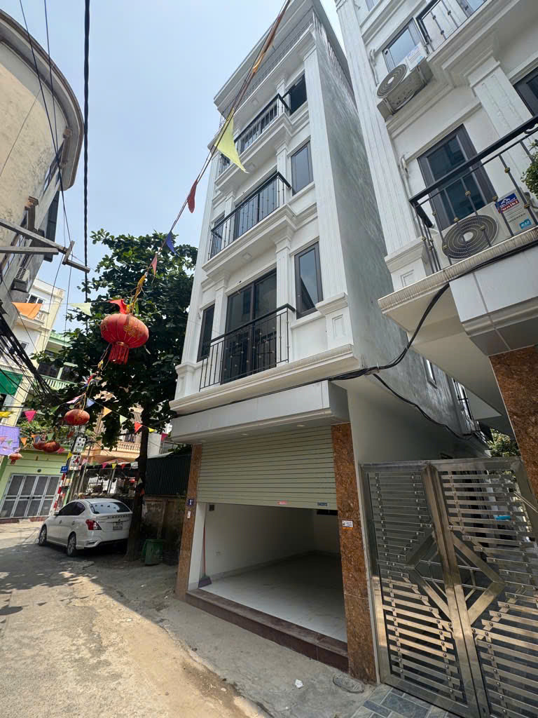 Nhà Văn Trì Bắc Từ Liêm - 42m2 - mt: 4m - ngõ rộng ô tô - giá 6x tỷ