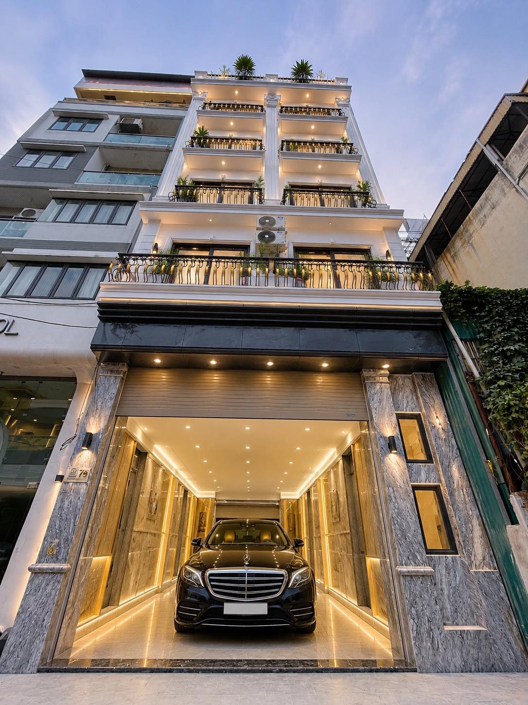 Bán nhà phân lô bộ công an, view hồ đầm hồng, 6 tầng thang máy, ô tô vào nhà, 17.9 tỷ