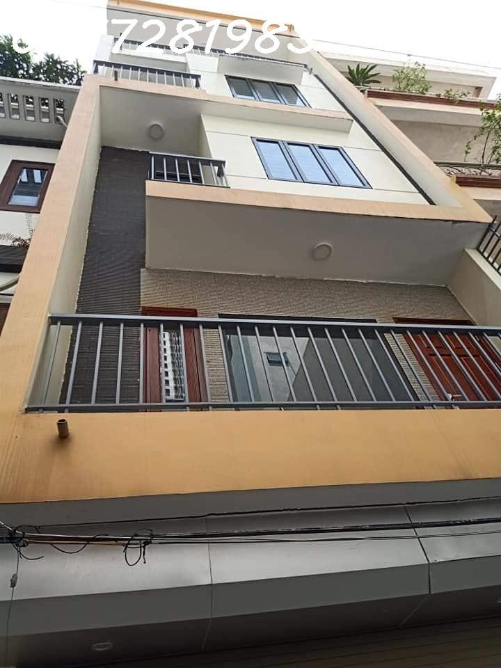 Nhà dân xây Trịnh Văn Bô, ô tô sát nhà, cạnh sân bỏng, giá 5 tỷ