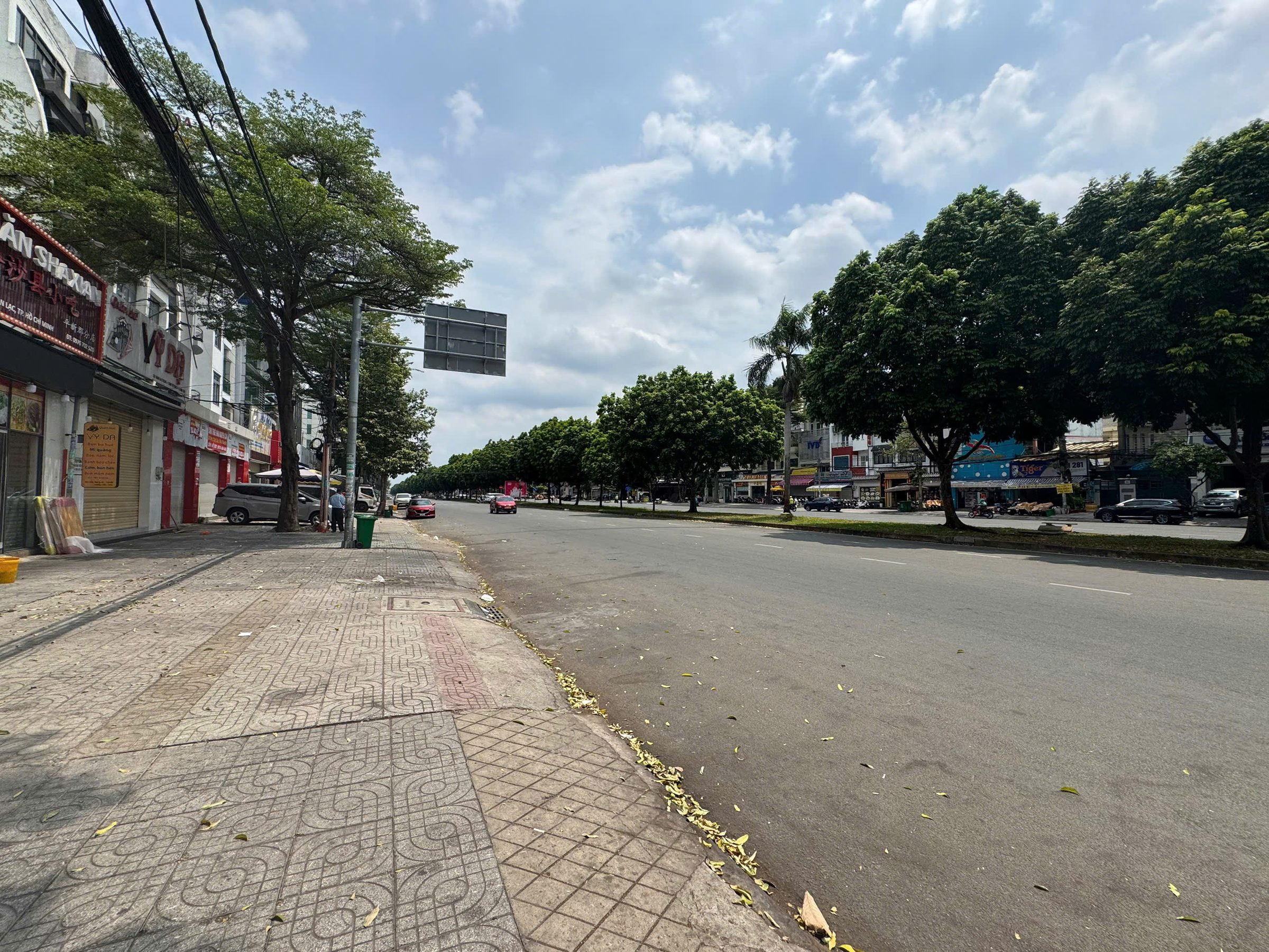 CHO THUÊ MẶT BẰNG ĐƯỜNG VÀNH ĐAI TRONG, BÌNH TÂN, 120M2, HAI MẶT TIỀN