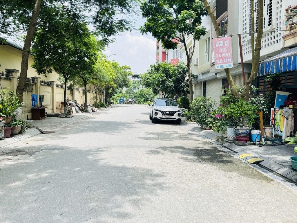 ĐẤT PHÂN LÔ VIỆT HƯNG - 65M2 - VIEW HỒ CÔNG VIÊN - Ô TÔ TẢI TRÁNH - GIÁ ĐẦU TƯ  0372311369