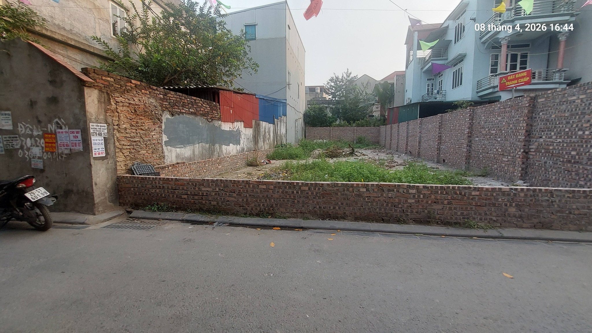 Ba bước ra phố. Ngõ ô tô thông.
Chủ cần bán đất Việt Hùng 206m2, mt8.5m, 13.8 tỷ, Đông Anh, ô tô thông.