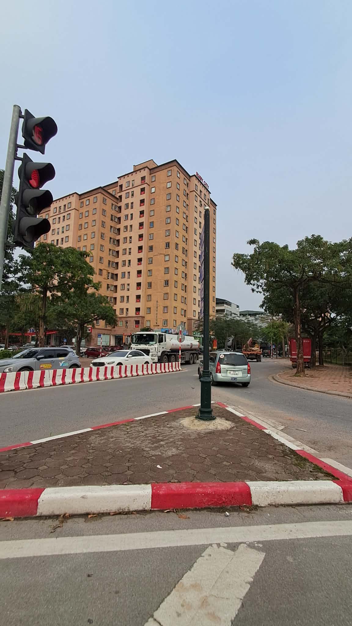 BÁN ĐẤT MẶT PHỐ VIỆT HƯNG 55M2- MT 4.3M- KINH DOANH ĐỈNH- HƠN 10 TỶ