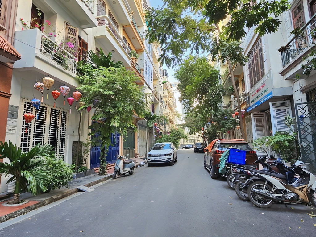 BÁN NHÀ VIỆT HƯNG - GIÁ TỐT - 4 NGỦ - GẦN TRƯỜNG HỌC - TIỆN CHO CON CÁI ĐI LẠI