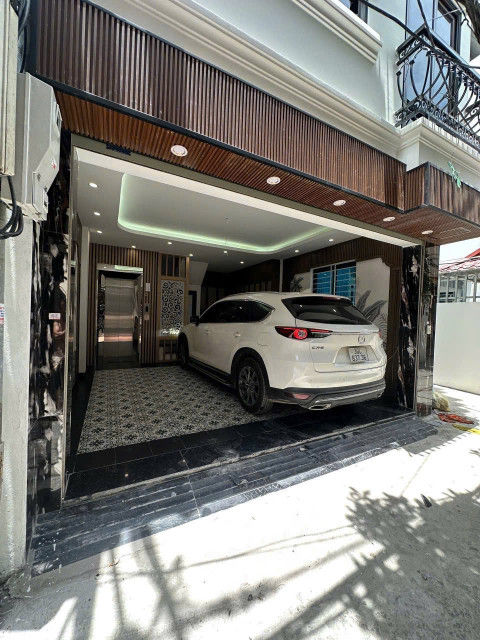 Nhà Phố Việt Hưng, Long Biên 40m2 6T Thang Máy, Ô Tô Vào Nhà, Ngõ Thông,  Lô Góc 8.X Tỷ