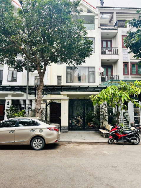 Bán Nhà vườn KĐT mới Việt Hưng – 120m² – MT 6m – 41 tỷ 🌿