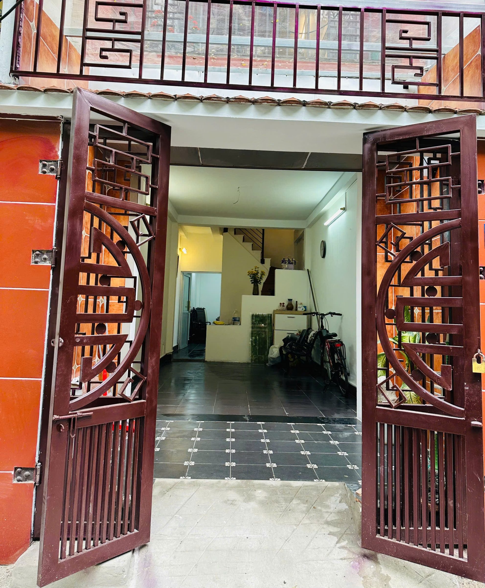 Cho Thuê Mặt Bằng KD Tầng 1 Ngõ Thịnh Quang - Đống Đa 53M² - Nội Thất CB - Ngõ Ô Tô Đỗ - Giá Thuê 10,5tr