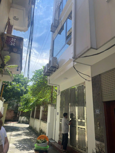 Cho thuê nhà nguyên căn ngõ 179 Vĩnh Hưng, Hoàng Mai. DT 35m x 5 tầng, giá 11tr