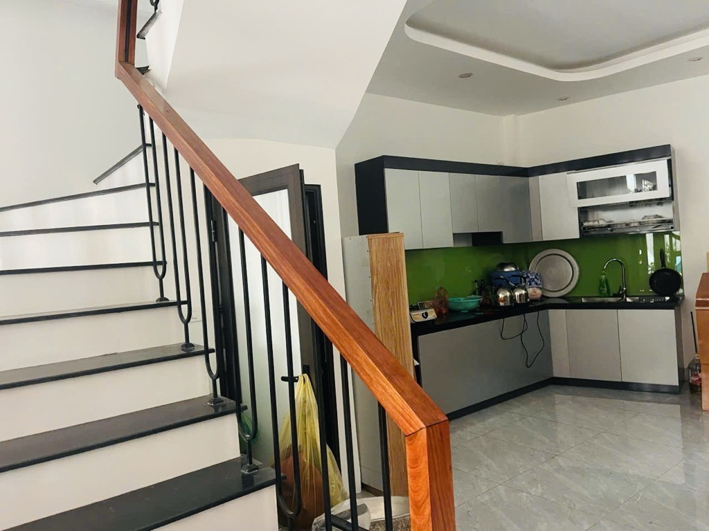CƠ HỘI SỞ HỮU NHÀ Vĩnh Ninh, Vĩnh Quỳnh SÁT PHỐ NHÀ SIÊU RỘNG-MẶT TIỀN KHỦNG-SÂN ĐỂ XE RIÊNG-TIỆN ÍCH BẠT NGHÀN