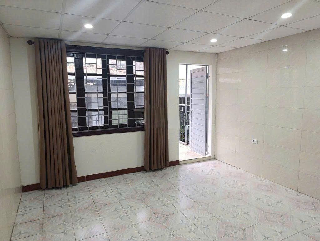 Cho Thuê Nhà Ngõ 107 Vĩnh Phúc - Ba Đình 40M² 4 Tầng 4 Ngủ - Full Nội Thất - Đường Ô Tô - Giá Thuê 25tr