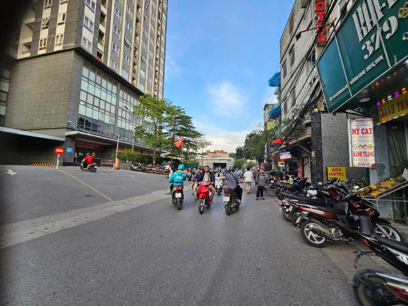 Bán 131m vĩnh tuy tặng nhà 2 xe congtaner tránh kinh doanh ngày đêm hai bà trưng