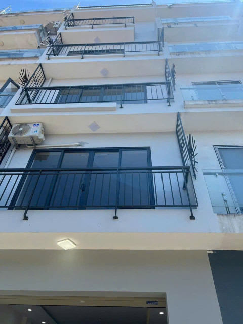 Cho thuê nhà liền kề 122 Vĩnh Tuy 5.5 tầng x 55m2, thông sàn, làm Văn phòng, Trung tâm