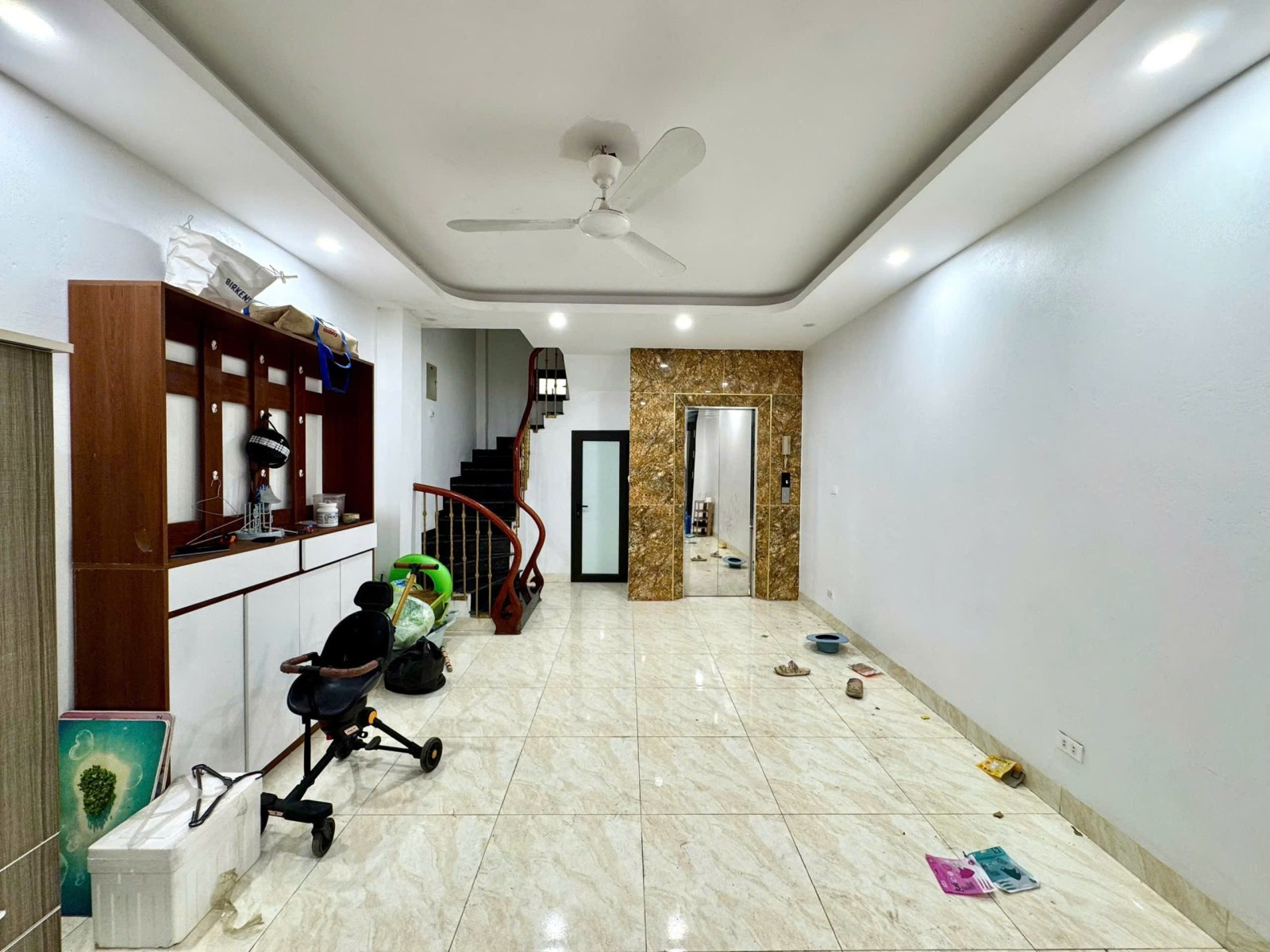Bán nhà Võ Chí Công 34m² full thổ cư ngang 4m giá 10.9 tỷ tại Đường Võ Chí Công Phường Nghĩa Đô (MUA/BÁN BĐS nhắn tin Zalo 0862299066)