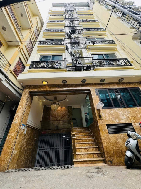 NHÀ VỊ TRÍ ĐẸP -  GIÁ TỐT Cần Bán TOÀ NHÀ CHDV LÔ GÓC tại quận Cầu Giấy, TP Hà Nội