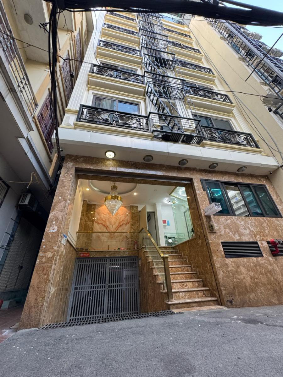 BÁN TÒA NHÀ CHDV ĐƯỜNG VÕ CHÍ CÔNG. 185M2 - 9 TẦNG. THANG MÁY. 76 PHÒNG.