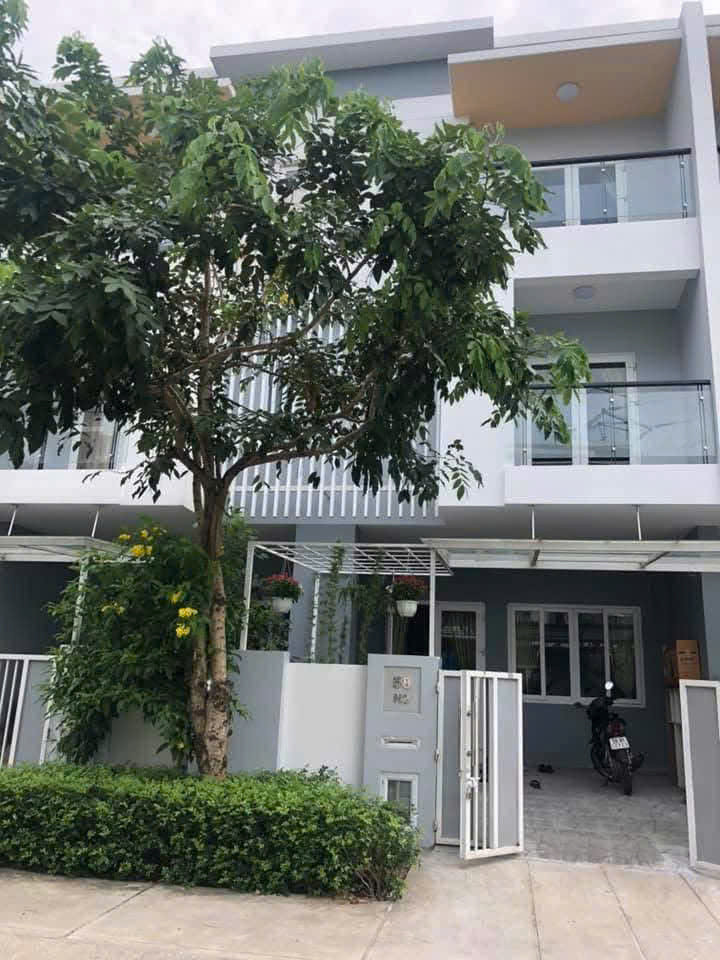 *House for rent in Mega Village Khang Điền.