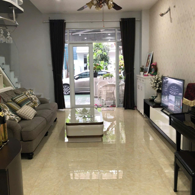 Bán nhà Mega Residence Khang Điền - 75m2 - 3 tầng - 3 PN, nội thất đẹp, giá 9 tỷ có TL
