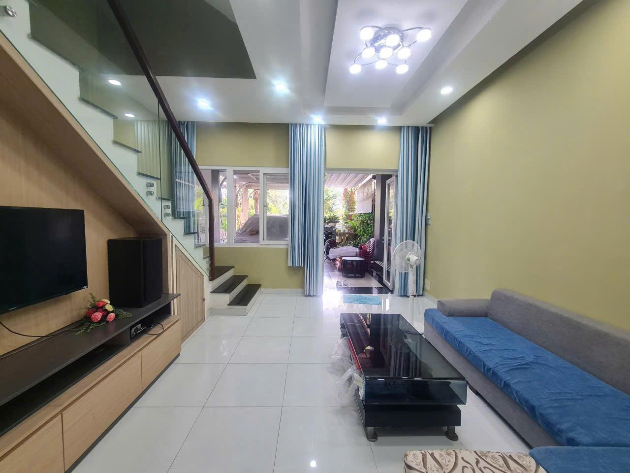 Cho thuê nhà nguyên căn, khu Khang Điền, Q.9, 1 trệt 2 lầu, DTSD 200m2, 4PN, giá thuê 16tr/tháng