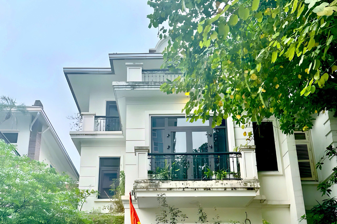 BÁN BT 198M2 CẠNH TRƯỜNG UNIS, ACADEMY. FULL NT GIÁ 78 TỶ.