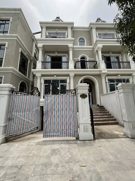 BÁN BIỆT THỰ CIPUTRA VÕ CHÍ CÔNG – 150M² – 5 TẦNG – MẶT TIỀN 7M – GIÁ 61.5 TỶ
