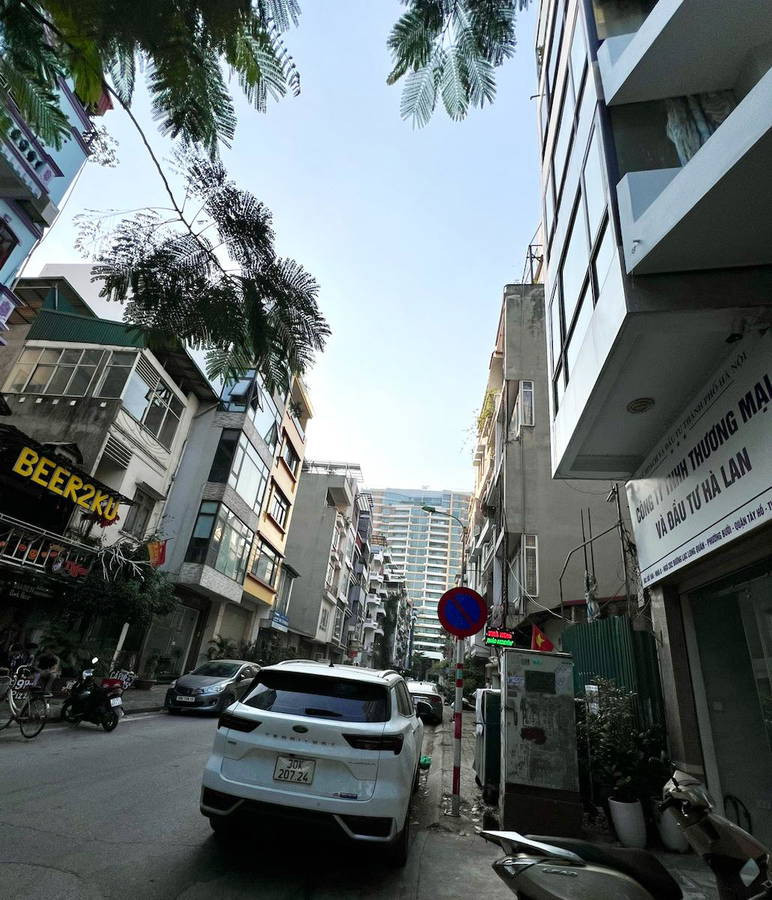 BÁN NHÀ VÕ CHÍ CÔNG, TÂY HỒ, 45M2 6 TẦNG MT 4M GIÁ 28 TỶ- MẶT NGÕ MẶT PHỐ - VỈA HÈ ĐÁ BÓNG - NHÀ ĐẸP DÂN XÂY - THANG MÁY ÊM RU - KINH DOANH SẦM UẤT - VIEW TRỌN HỒ TÂY