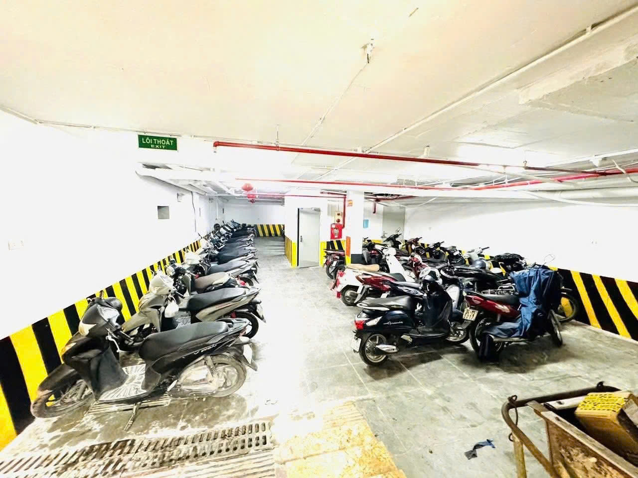 BÁN TÒA APARTMENT VÕ CHÍ CÔNG, TÂY HỒ - DÒNG TIỀN 4.8 TỶ/NĂM - 176M² x 9T CÓ HẦM - MT 8M - GIÁ 82 TỶ