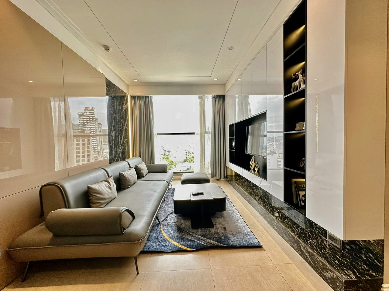Bán gấp căn hộ biển 75m2 - Võ Nguyên Giáp, pháp lý lâu dài, tặng nội thất - Giá chỉ hơn 4 tỷ
