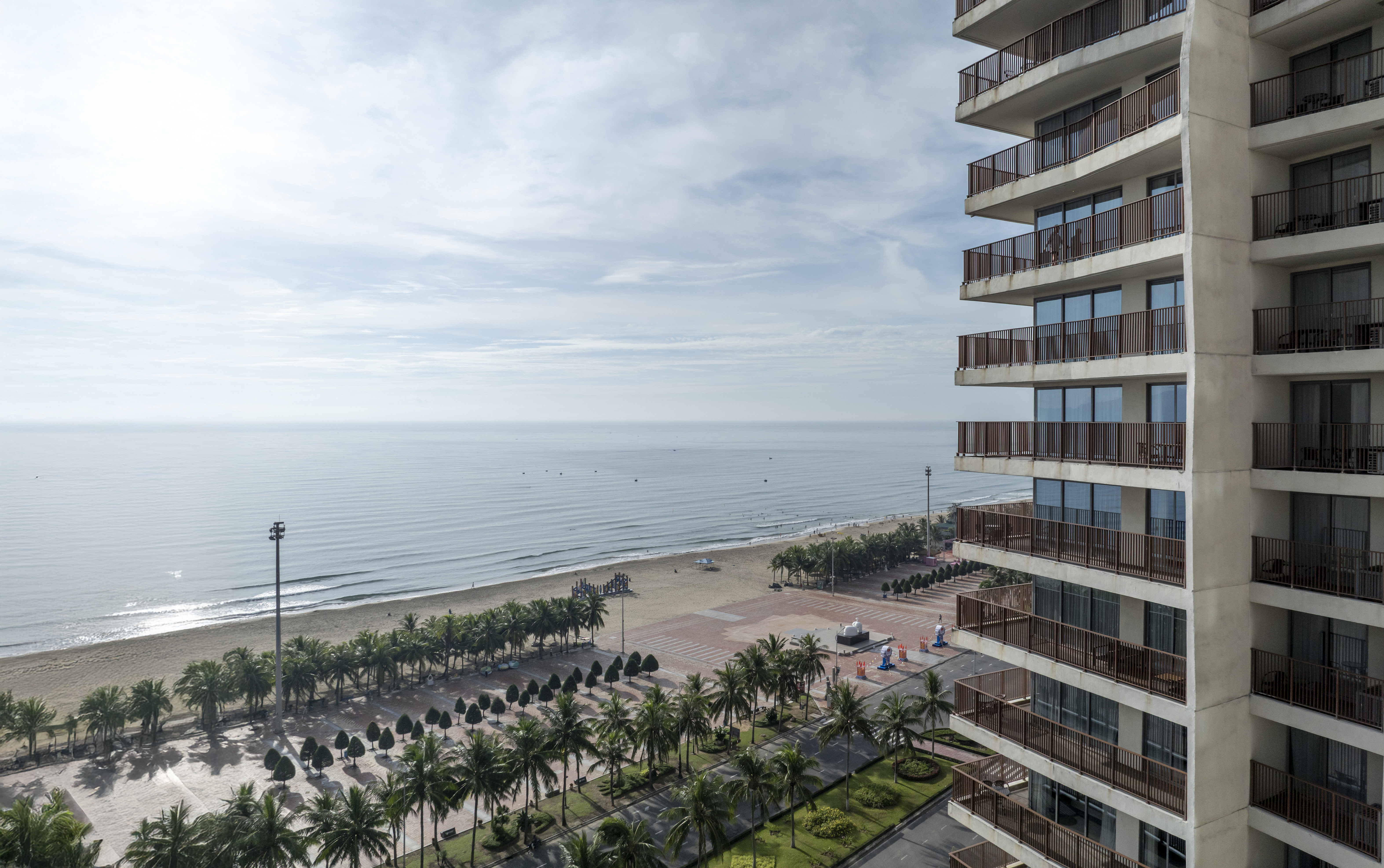 Duy nhất 1 căn 2PN Soleil Wyndham mặt biển Mỹ Khê. Vận hành ngay, tặng full nội thất. Cho thuê dòng tiền 600 triệu/năm