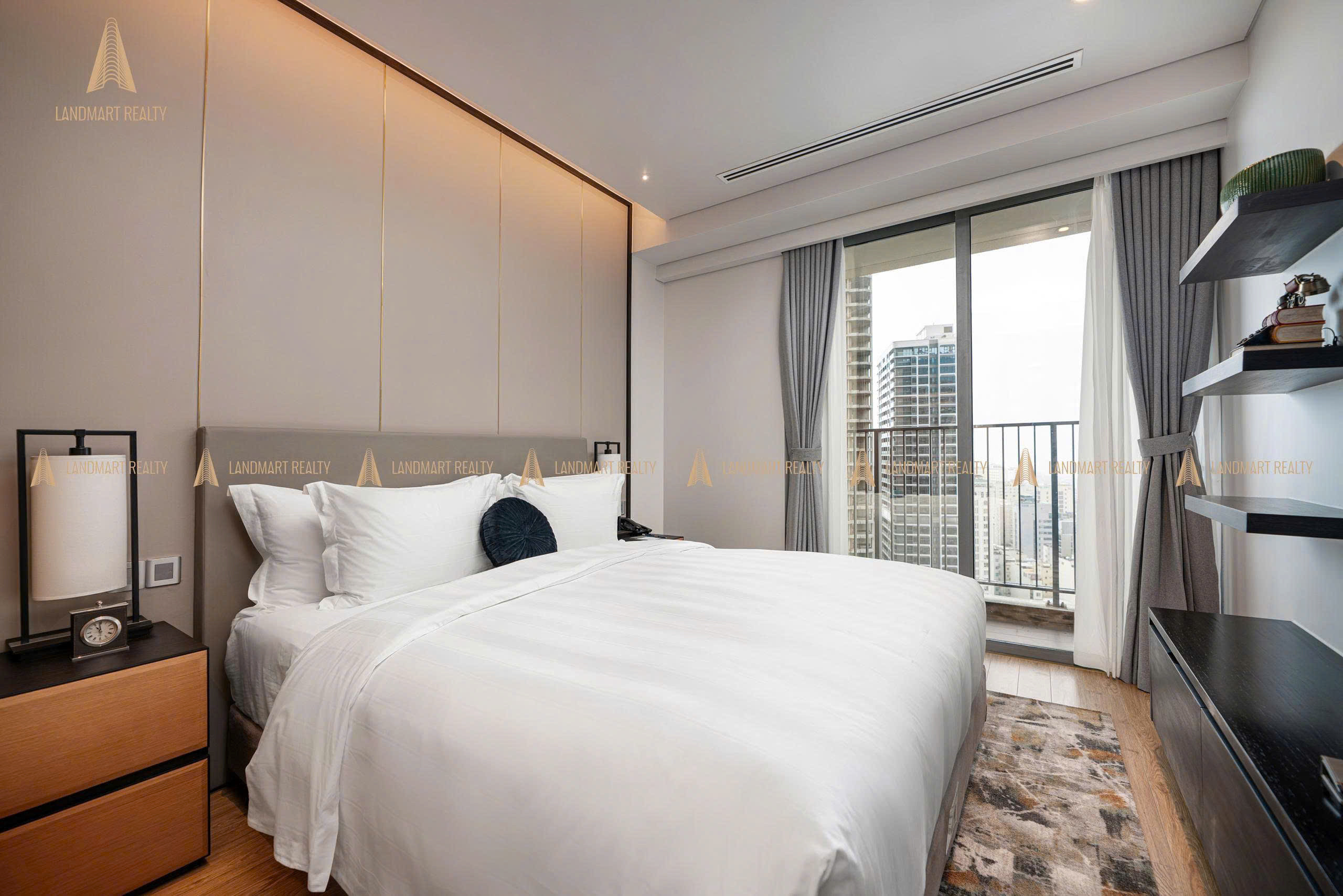 Rẻ hơn thị trường 300tr bán nhanh căn hộ studio 3901 Soleil tầng cao view biển Mỹ Khê ở được ngay