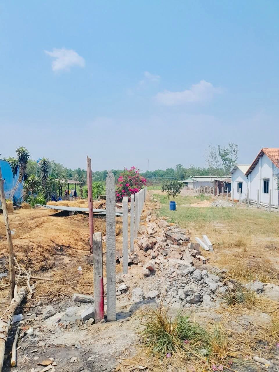 Bán đất mặt tiền kinh doanh buôn bán trung tâm xã Phú Mỹ Hưng Củ Chi TPHCM, DT: 1000m2.