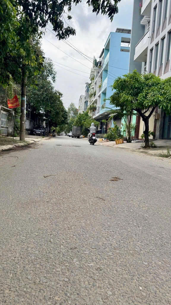 BÁN NHÀ MẶT TIỀN KINH DOANH CÓ LỀ 12M - KẾ TRẦN THỊ CỜ, LÊ THỊ RIÊNG -TỔNG DIỆN TÍCH 130M2 - HƠN 7 TỶ.