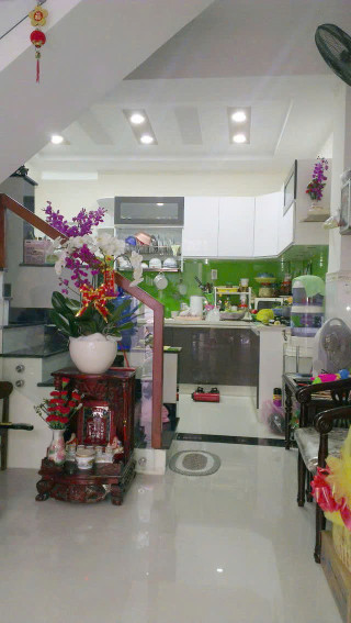 GIÁ MỀM NHẤT QUẬN 3- 8 TỶ - Lý Chính Thắng -DT:32M- Diện Tích Xây dựng: 27,60m² - Diện tích sàn: 122,10m²- tầng trệt, Lửng, 2 lầu, sân thượng + Tum.-Phòng Khách, Bếp, 6 PN, 7WC-