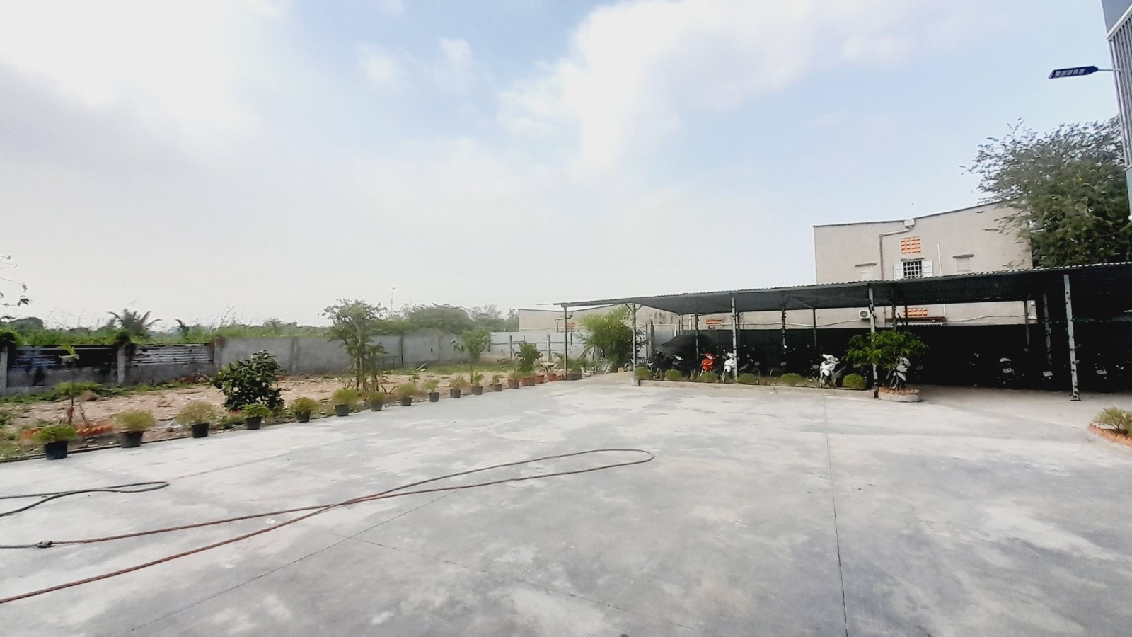 Bán CHDV đường Võ Văn Hát, Long Trường, quận 9 - 3470m2 - giá 79 tỷ
