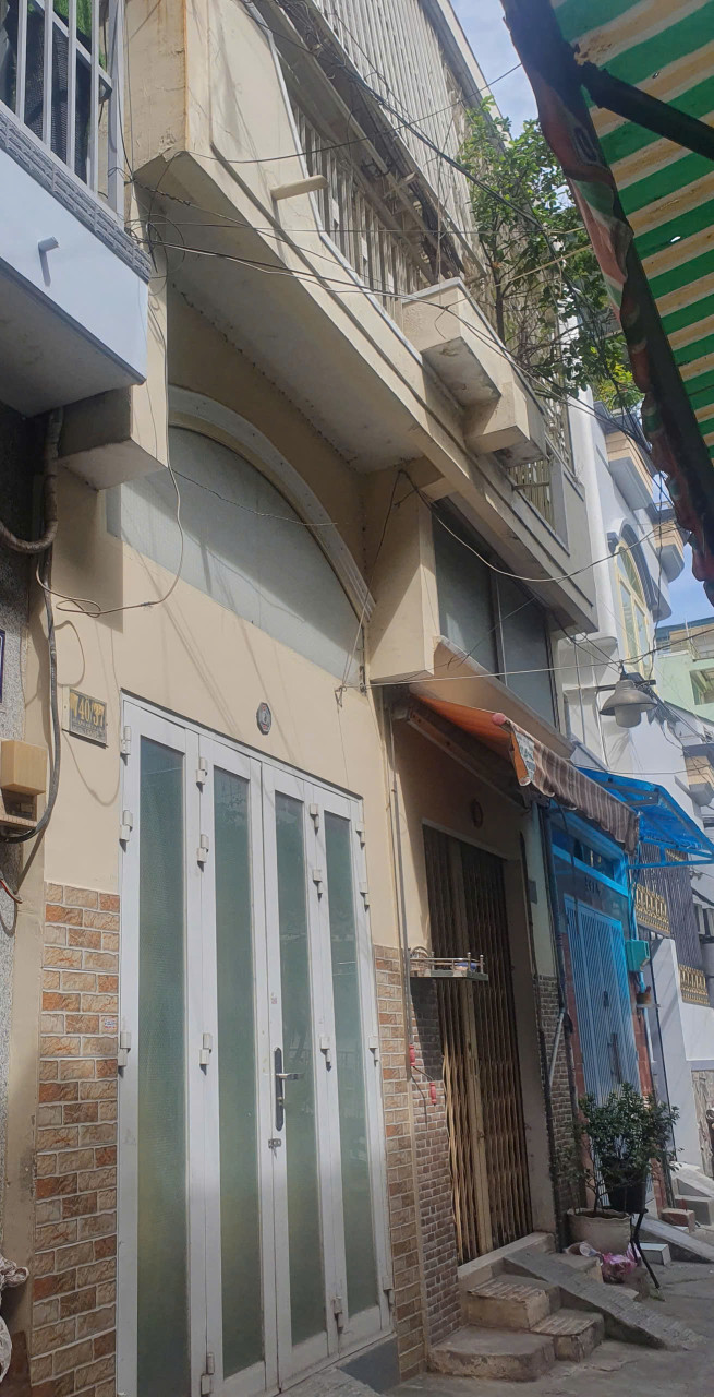 Top nhà nhỏ xinh rẻ 1 trệt 2 lầu Võ Văn Kiệt Q5 TP.HCM