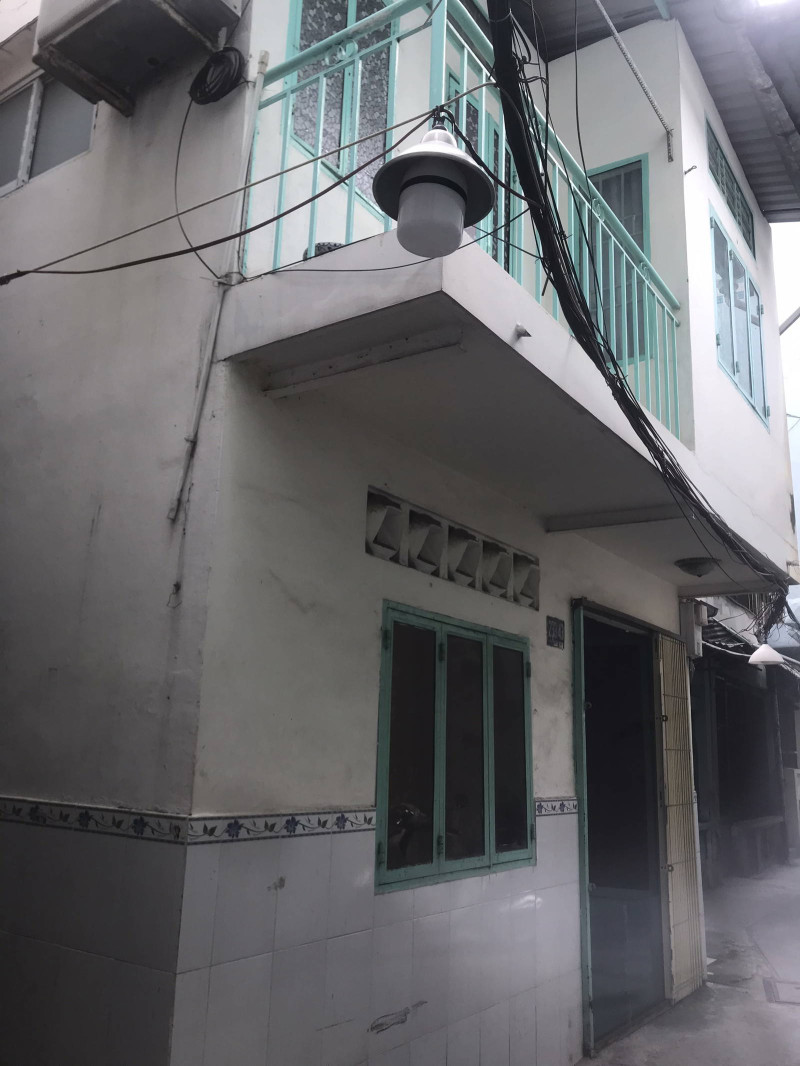BÁN GẤP Võ Văn Kiệt 3 tỷ Quận 1 Hồ Chí Minh -NHÀ 2 TẦNG QUẬN 1- diện tích đất 16.5 m2, ngang 4,5m sâu 4m, xây dựng chắc chắn 1 trệt 1 lầu 2 PN, 1 WC