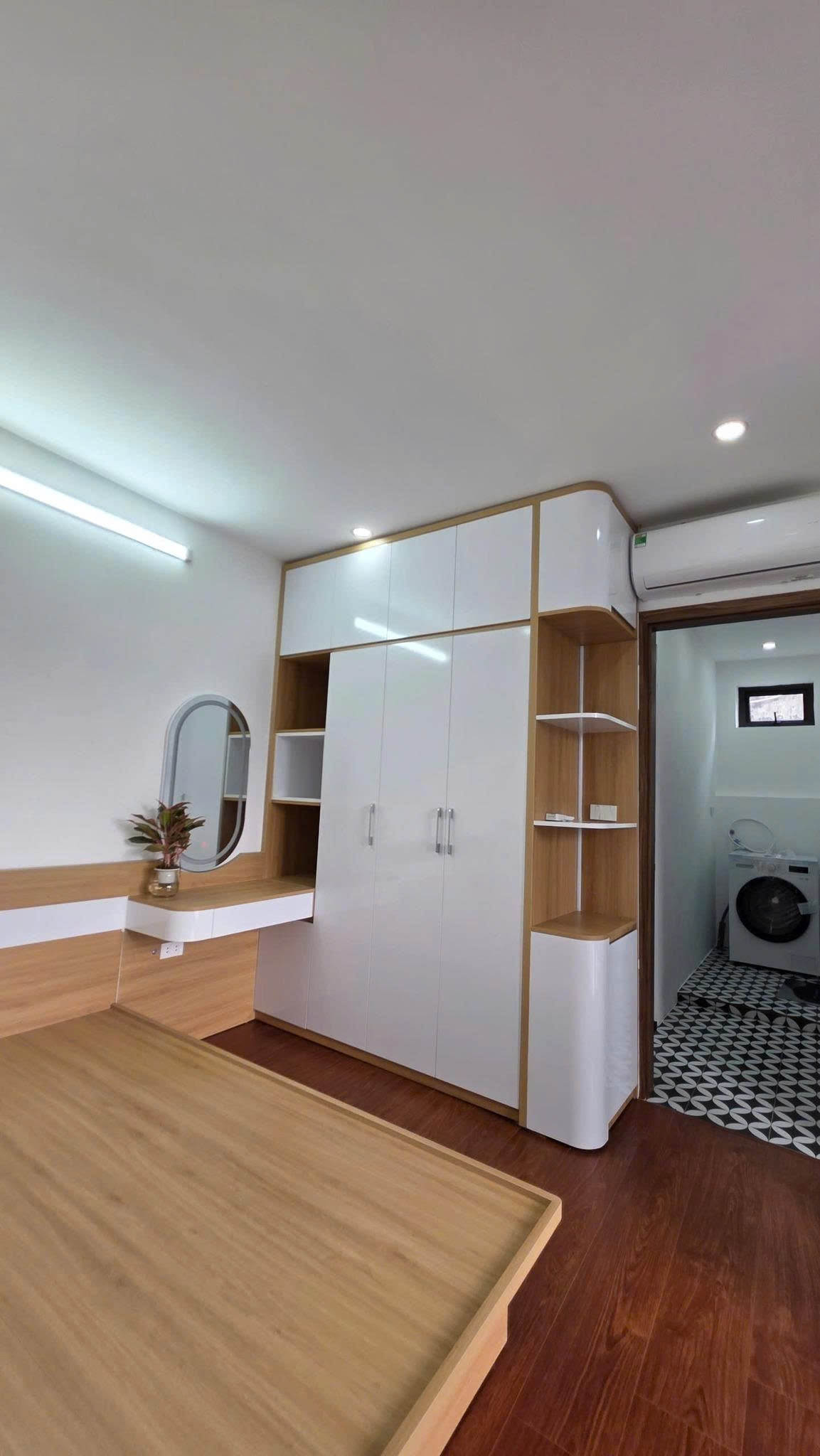 Cho Thuê Căn Hộ TT Phố Vọng Hà - Hoàn Kiếm 60M² 3 Ngủ/ Giá Thuê 11 tr