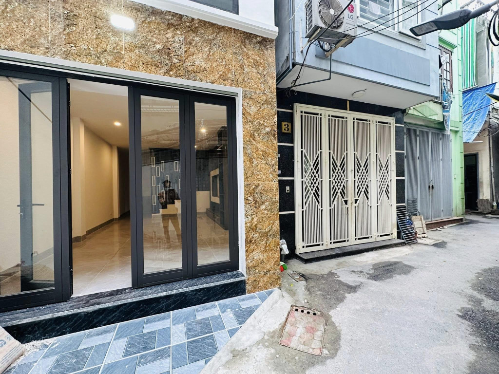 Bán nhà Võng thị thang máy dân xây view  hồ tây 50m 7 tầng 14.8tỷ